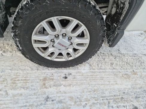 Used 2022 GMC Sierra 2500 SLT image 11