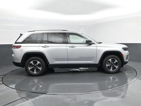 Used 2023 Jeep Grand Cherokee 4WD 4xe image 4