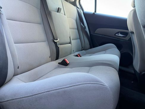 Used 2014 Chevrolet Cruze LT image 24