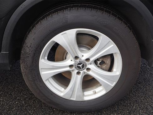 Used 2017 Mercedes-Benz GLC 300 4MATIC image 9