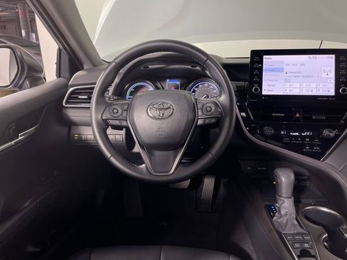 Used 2022 Toyota Camry SE image 15