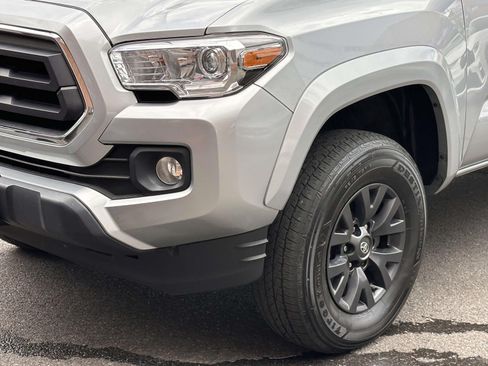 Used 2023 Toyota Tacoma SR5 AWD/4WD image 8