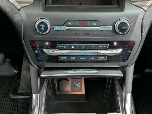 Certified 2020 Ford Explorer Limited AWD/4WD image 30