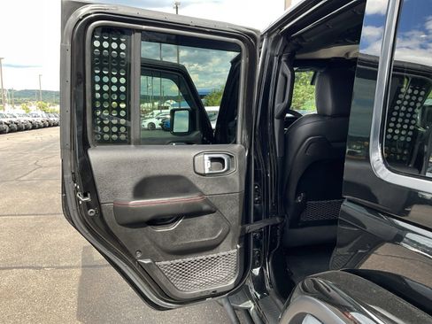 Used 2024 Jeep Wrangler Unlimited Rubicon AWD/4WD image 16
