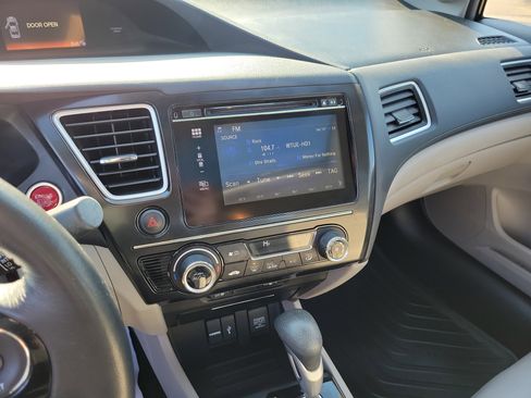 Used 2015 Honda Civic Hybrid Sedan image 27