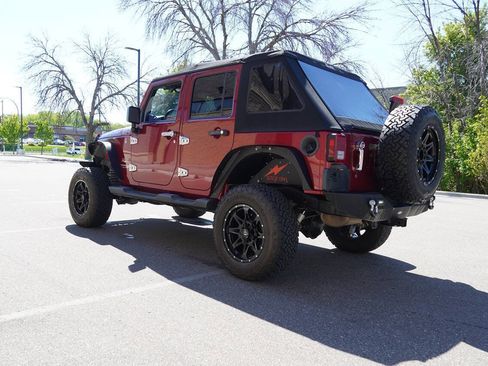 Used 2013 Jeep Wrangler Unlimited Sahara w/ Connectivity Group AWD/4WD image 7
