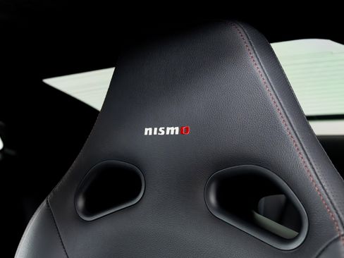 Used 2017 Nissan GT-R NISMO image 11