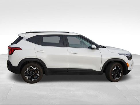 Certified 2024 Kia Seltos EX AWD/4WD image 2