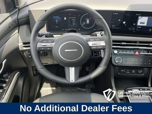 New 2026 Hyundai Tucson Limited FWD image 16