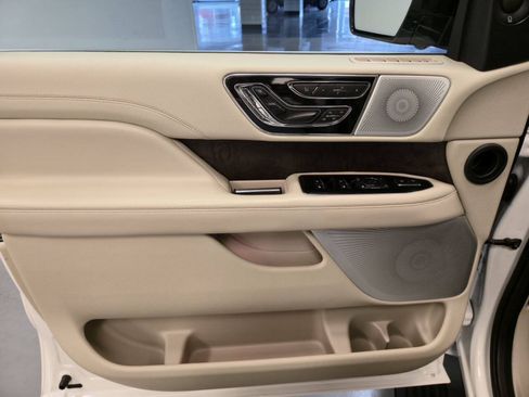Used 2019 Lincoln Navigator Reserve AWD/4WD image 26