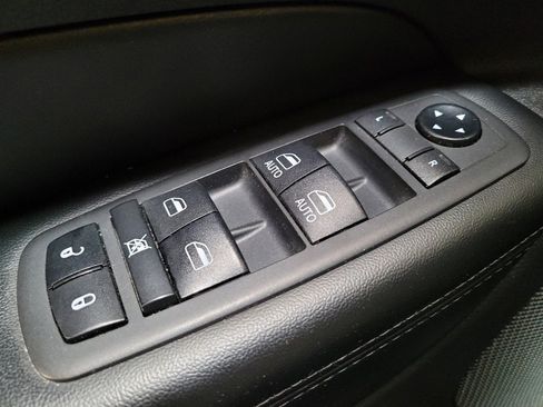 Used 2019 Jeep Grand Cherokee Laredo w/ Laredo X Package image 27