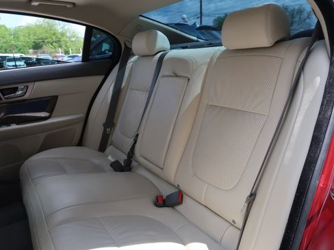 Used 2011 Jaguar XF Premium RWD image 35