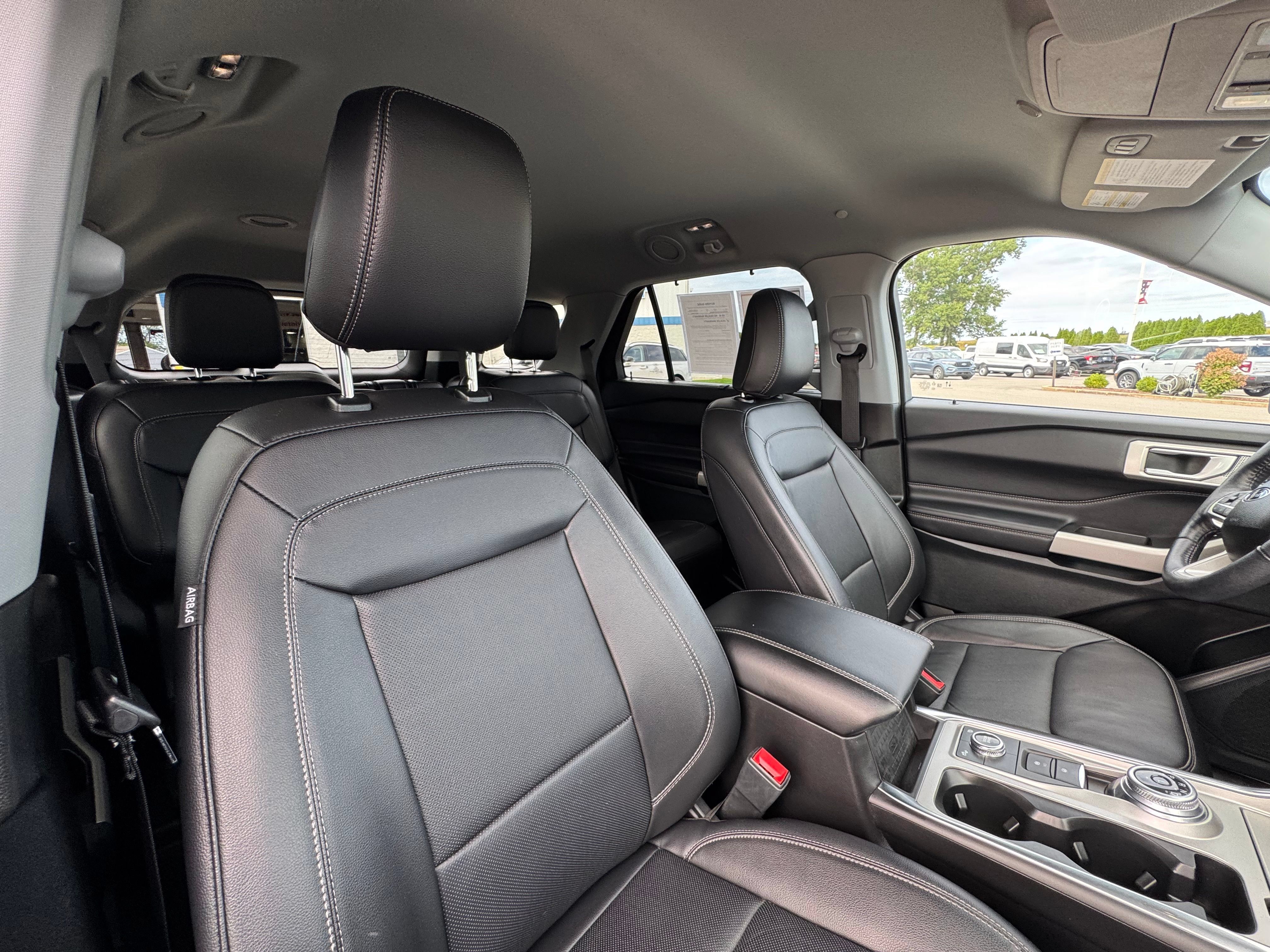 Used 2023 Ford Explorer Limited w/ Hybrid Equipment Group 310A AWD/4WD image 9