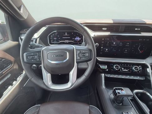 Used 2024 GMC Sierra 1500 Denali w/ Denali Reserve Package AWD/4WD image 17