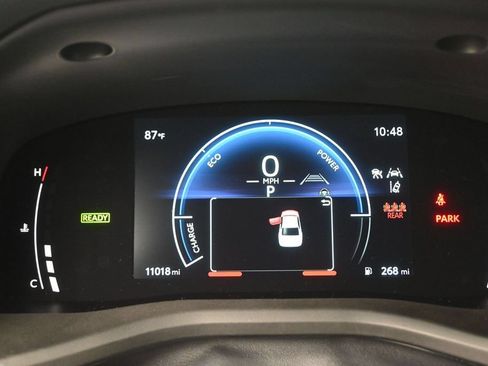 Used 2025 Toyota Camry SE FWD image 13