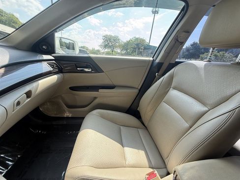 Used 2016 Honda Accord Touring image 28