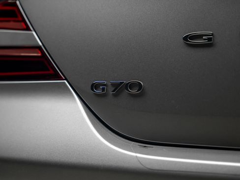 Used 2022 Genesis G70 3.3T RWD image 15