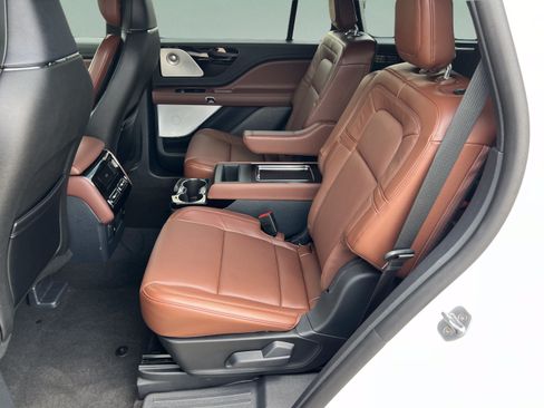 New 2025 Lincoln Aviator Reserve w/ Luxury Package RWD image 25