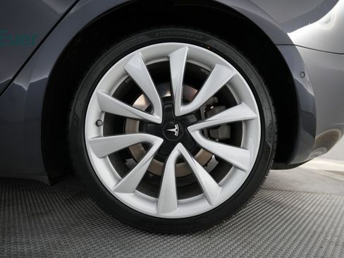 Used 2019 Tesla Model 3 Standard Range Plus image 18