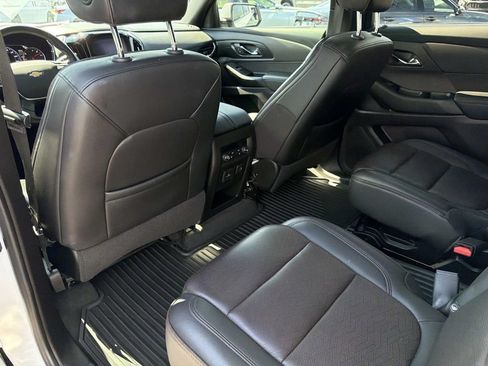 Used 2023 Chevrolet Traverse High Country FWD image 15