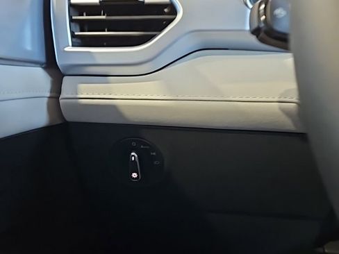 New 2026 Volkswagen Taos SE AWD/4WD image 33