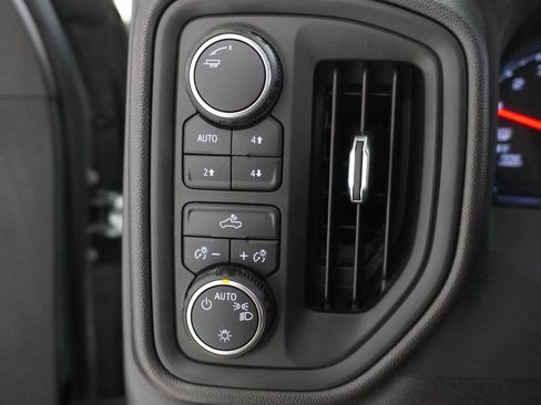 Used 2025 Chevrolet Silverado 1500 Custom Trail Boss AWD/4WD image 11