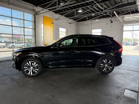 Used 2023 Volvo XC60 B5 Core image 4