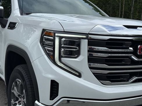 Used 2025 GMC Sierra 1500 SLT RWD image 10