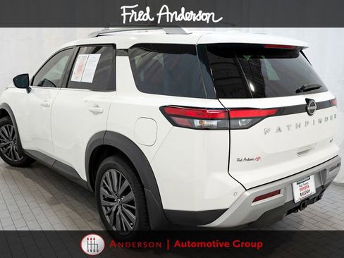Used 2022 Nissan Pathfinder SL w/ SL Premium Package FWD image 3