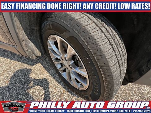 Used 2019 Jeep Cherokee Latitude Plus AWD/4WD image 33
