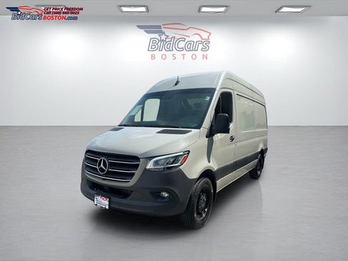 Used 2023 Mercedes-Benz Sprinter 2500 image 1