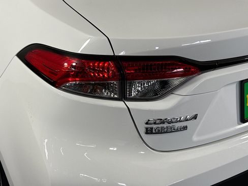 Used 2024 Toyota Corolla LE image 35