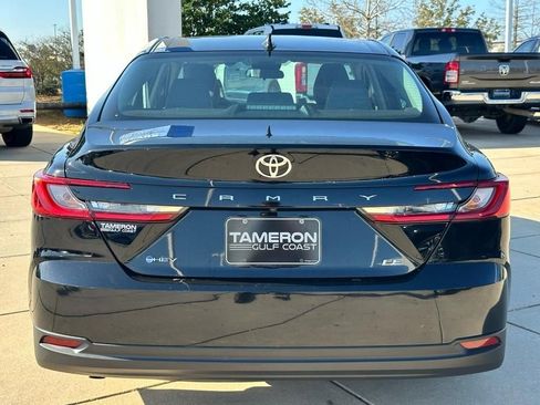 Used 2025 Toyota Camry LE image 3