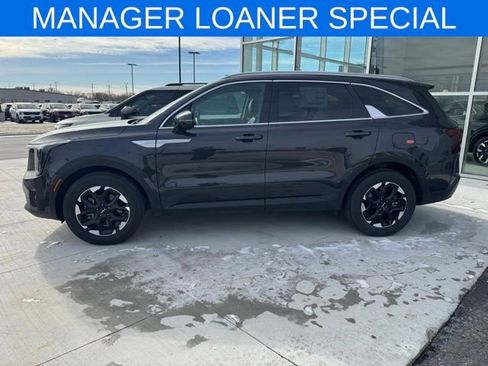 New 2025 Kia Sorento S image 7