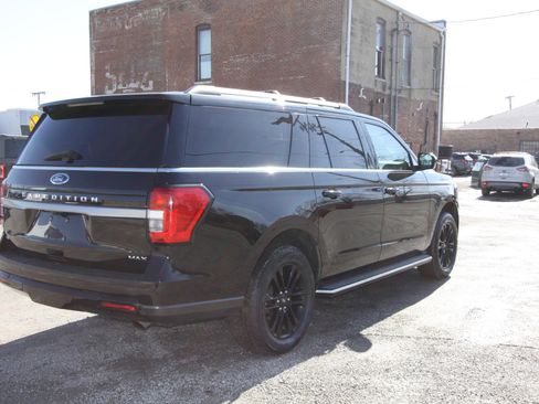 Certified 2022 Ford Expedition Max XLT image 6