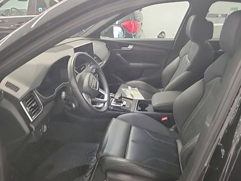Used 2024 Audi Q4 e-tron Premium Plus AWD/4WD image 3