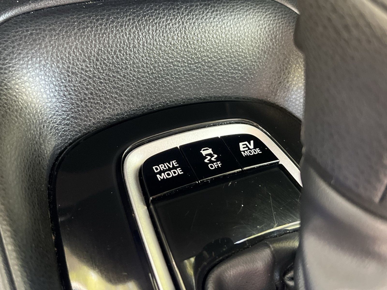 Used 2025 Toyota Corolla LE FWD image 31