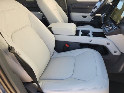 Used 2026 Land Rover Defender 110 S image 10