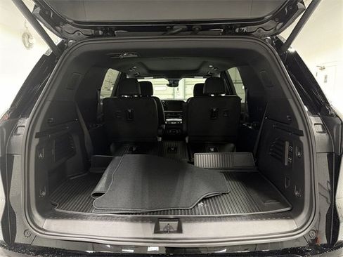 New 2026 Chevrolet Traverse RS w/ LPO, Floor Liner Package image 16