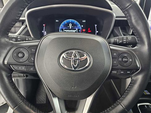 Used 2023 Toyota Corolla Cross XLE image 22