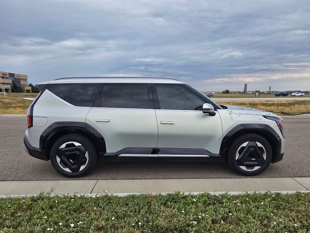 Used 2024 Kia EV9 Land AWD/4WD image 7
