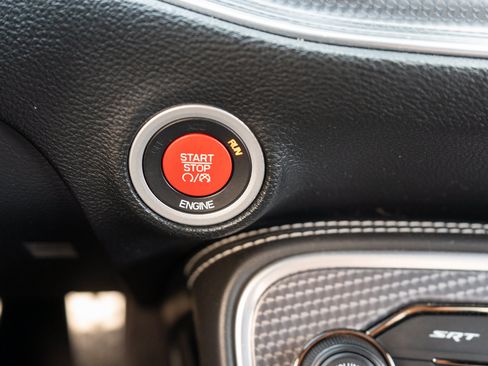 Used 2016 Dodge Challenger SRT Hellcat RWD image 18
