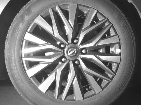 Used 2025 Nissan Altima 2.5 SV FWD image 13