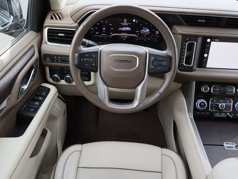 Certified 2022 GMC Yukon XL Denali w/ Denali Ultimate Package RWD image 26