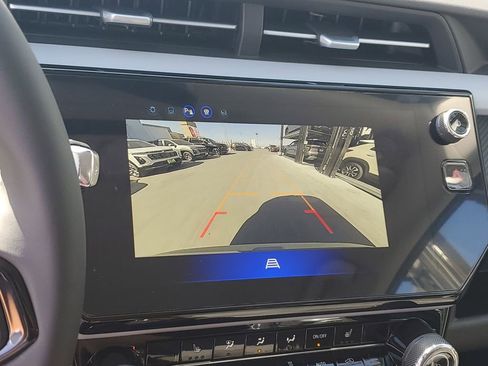 Used 2027 Chevrolet Bolt LT w/ Comfort Package FWD image 24