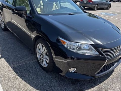 Used 2014 Lexus ES 350 w/ Premium Package FWD image 3