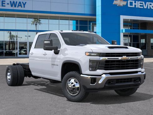 New 2026 Chevrolet Silverado 3500 LT w/ Convenience Package image 7