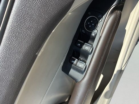 Used 2018 Lincoln MKC Select FWD image 21