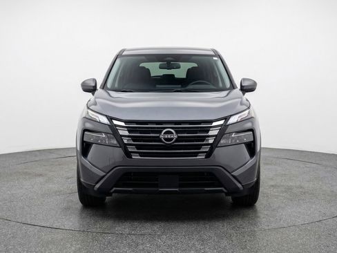 Used 2025 Nissan Rogue SV AWD/4WD image 2