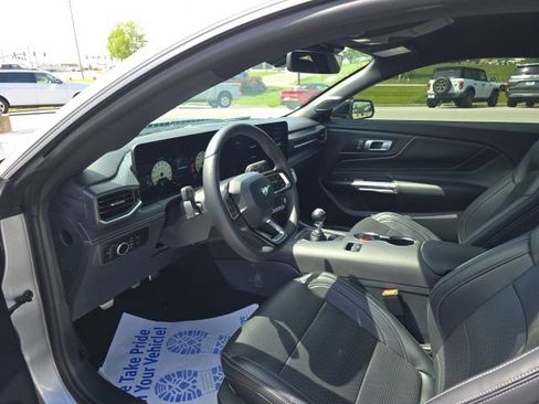 Used 2025 Ford Mustang GT Premium RWD image 10